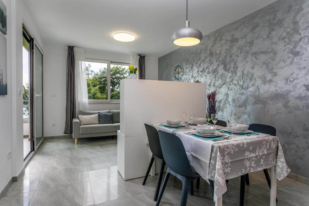 Apartamento 2A Partment Rukavina Njivice Exterior foto