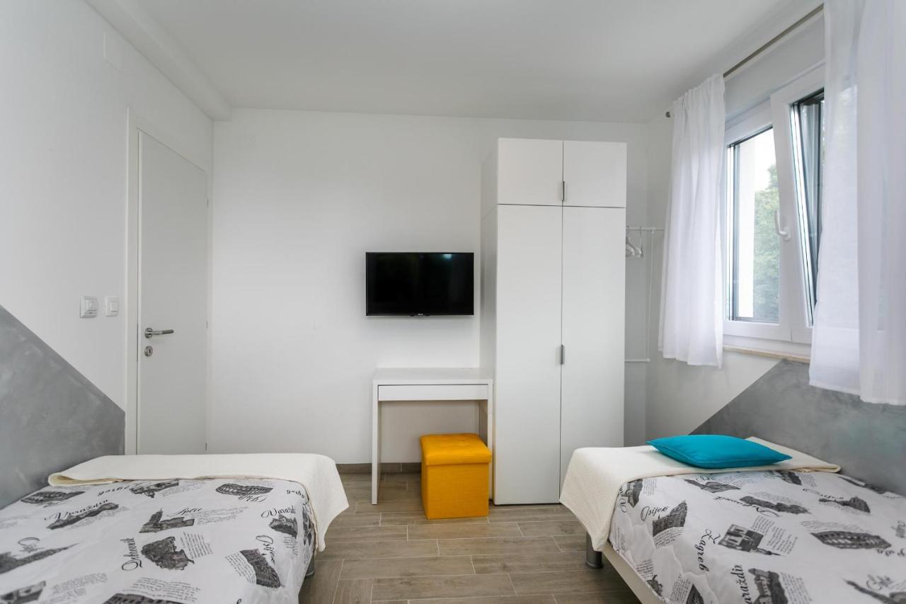 Apartamento 2A Partment Rukavina Njivice Exterior foto